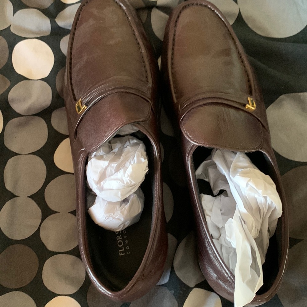 Mens Florsheim comfortech Riva Burgundy size 11D loafers. Worn once.